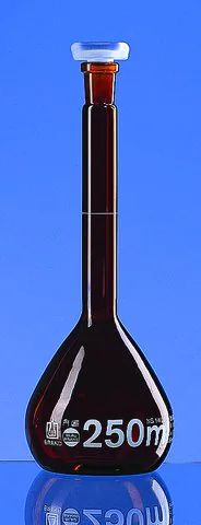 BRAND<sup>®</sup> BLAUBRAND<sup>®</sup> volumetric flask, PP stopper, amber glass