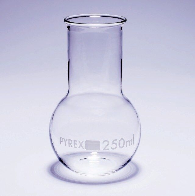 Pyrex<sup>®</sup> Boiling flask, flat bottom, wide neck