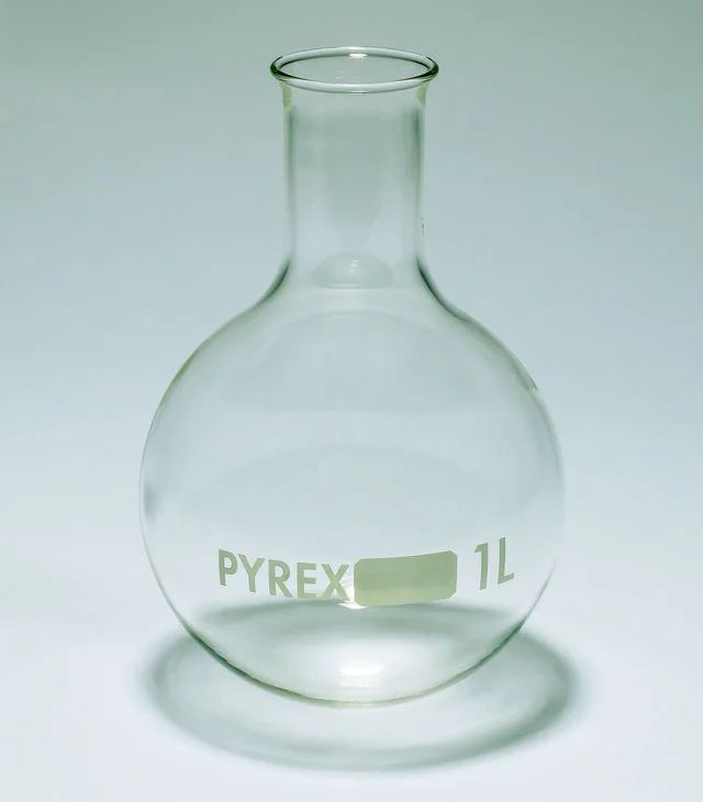 Pyrex<sup>®</sup> Boiling flask, round bottom, narrow neck