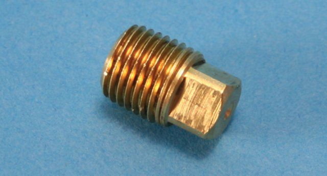 Sample cylinder plug