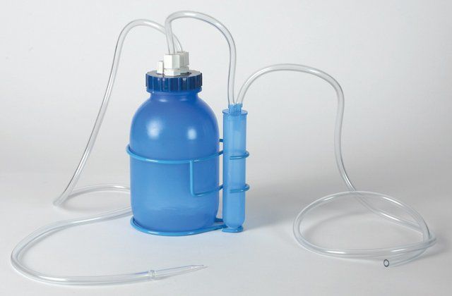 Scienceware vacuum aspirator bottle with trap