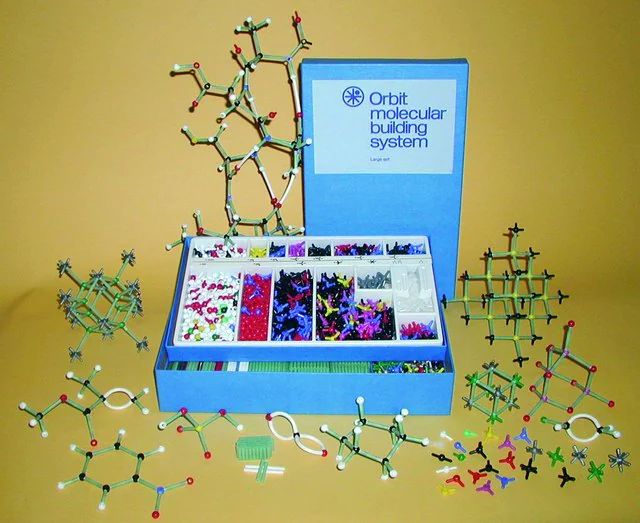 Cochranes molecular models