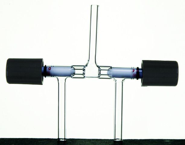 Synthware<sup>TM</sup> three-way high vacuum valve with protected o-rings